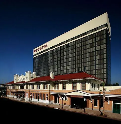 Crowne Plaza Grand Pensacola