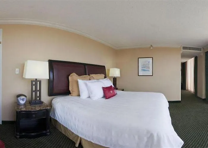 Crowne Plaza Grand Hotel Pensacola