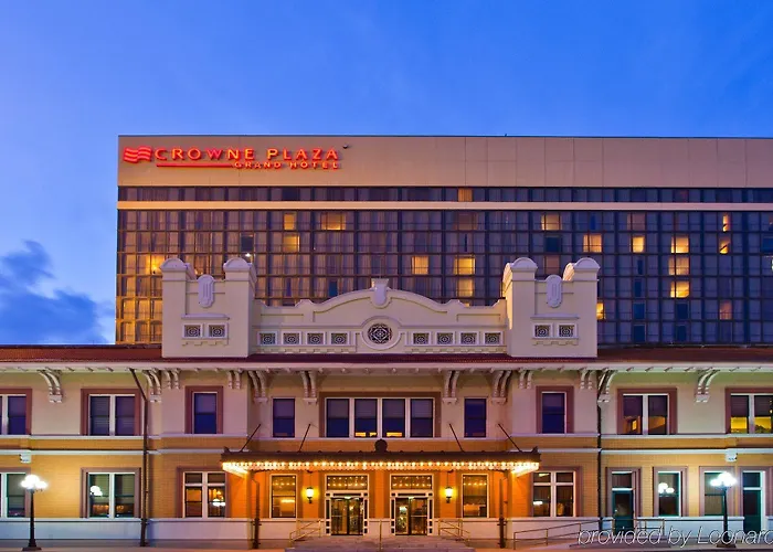 Crowne Plaza Grand 4*