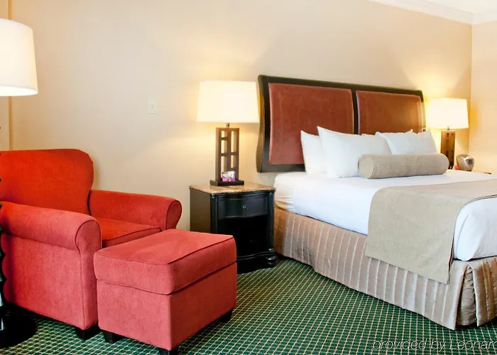Crowne Plaza Grand 4*