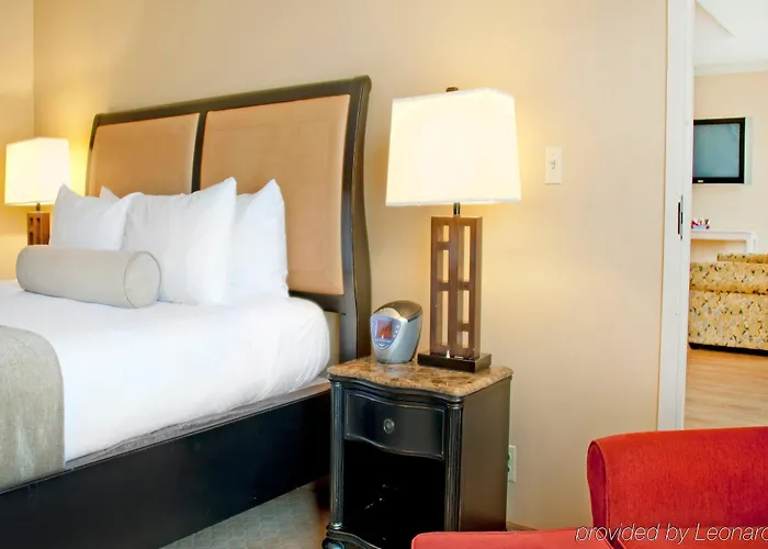 Crowne Plaza Grand 4*