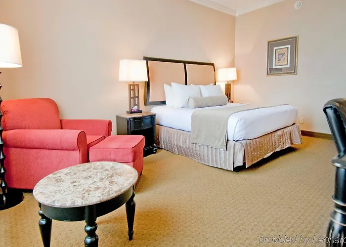 Crowne Plaza Grand