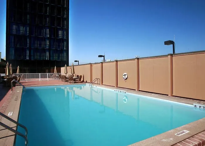 Crowne Plaza Grand 4*