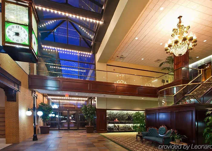 Hotel Crowne Plaza Grand 4*