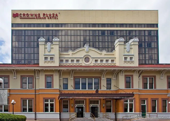 Hotel Crowne Plaza Grand 4*
