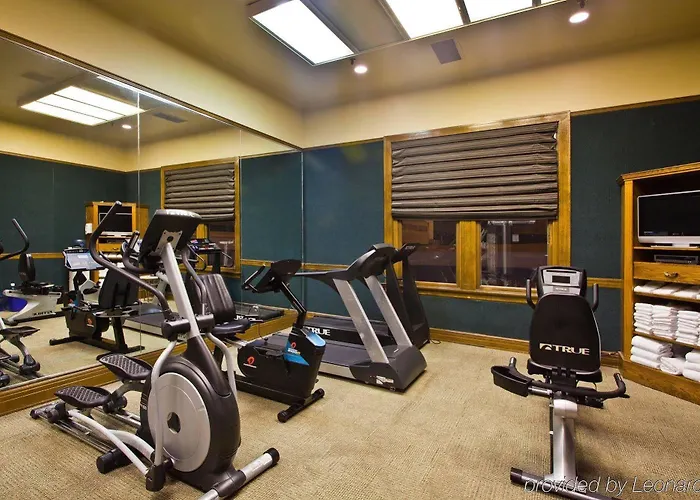 Crowne Plaza Grand Hotel 4*